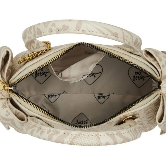 Betsey Johnson Cream Satchel with Gold Heart Charm - Picture 4 of 4